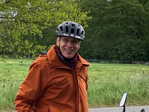 Pastor Ralf Weisswange auf dem Rad.